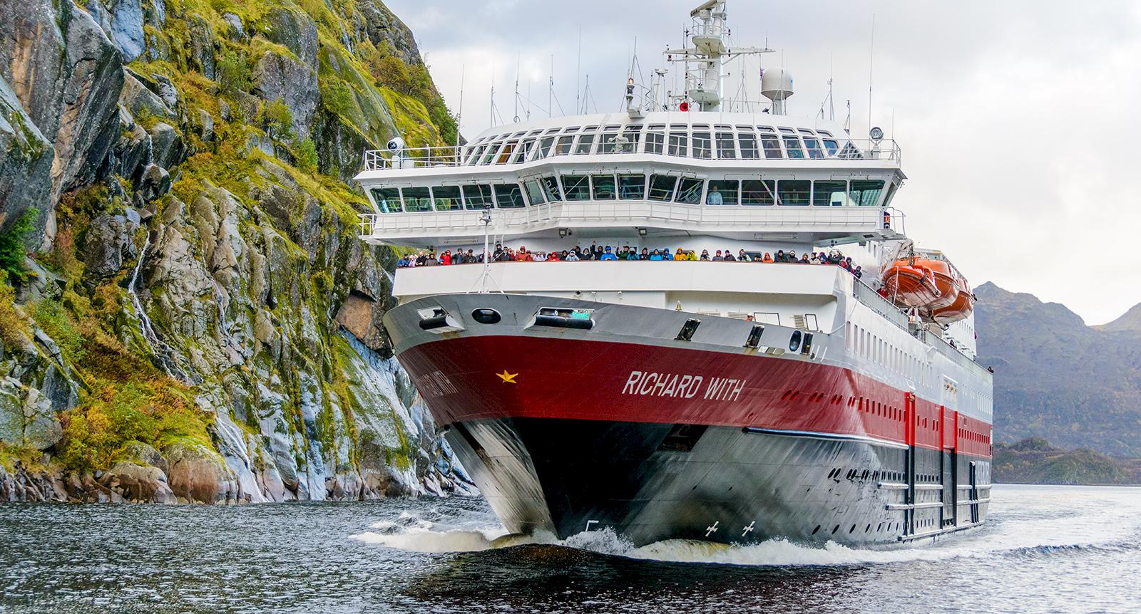 Res med oss på Hurtigruten – världens vackraste sjöresa!