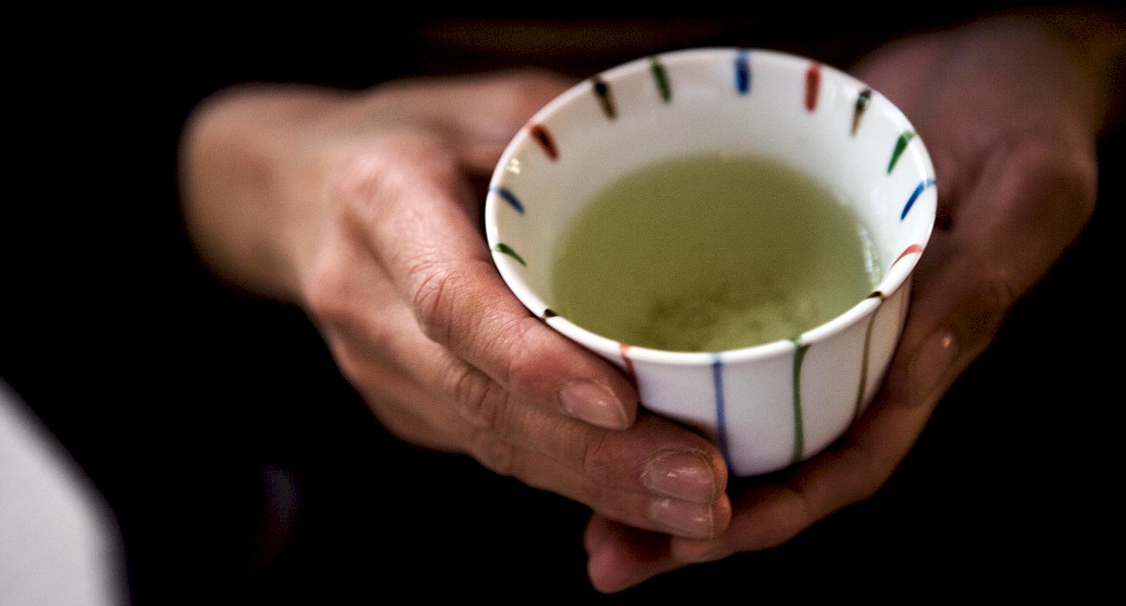 Maten som hjälper mot uppblåst mage: 10 tips