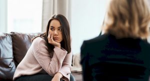 Sonja: Svärmor talar illa om min mamma