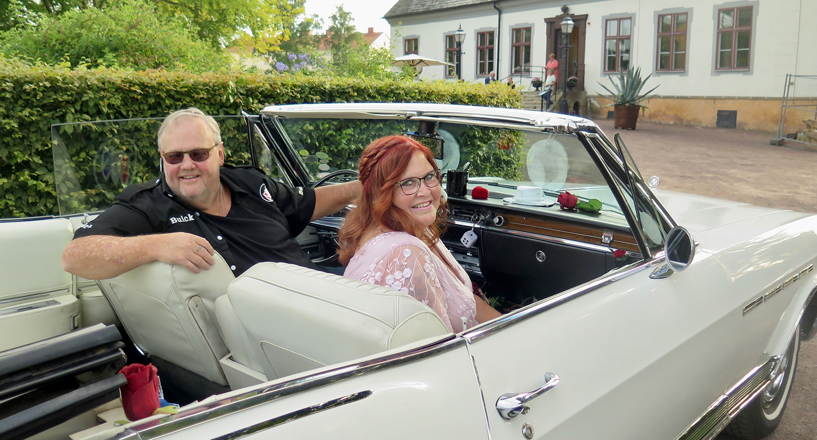 Mats och Monica gifte sig på drive-in-vigsel: ”Det perfekta tillfället”