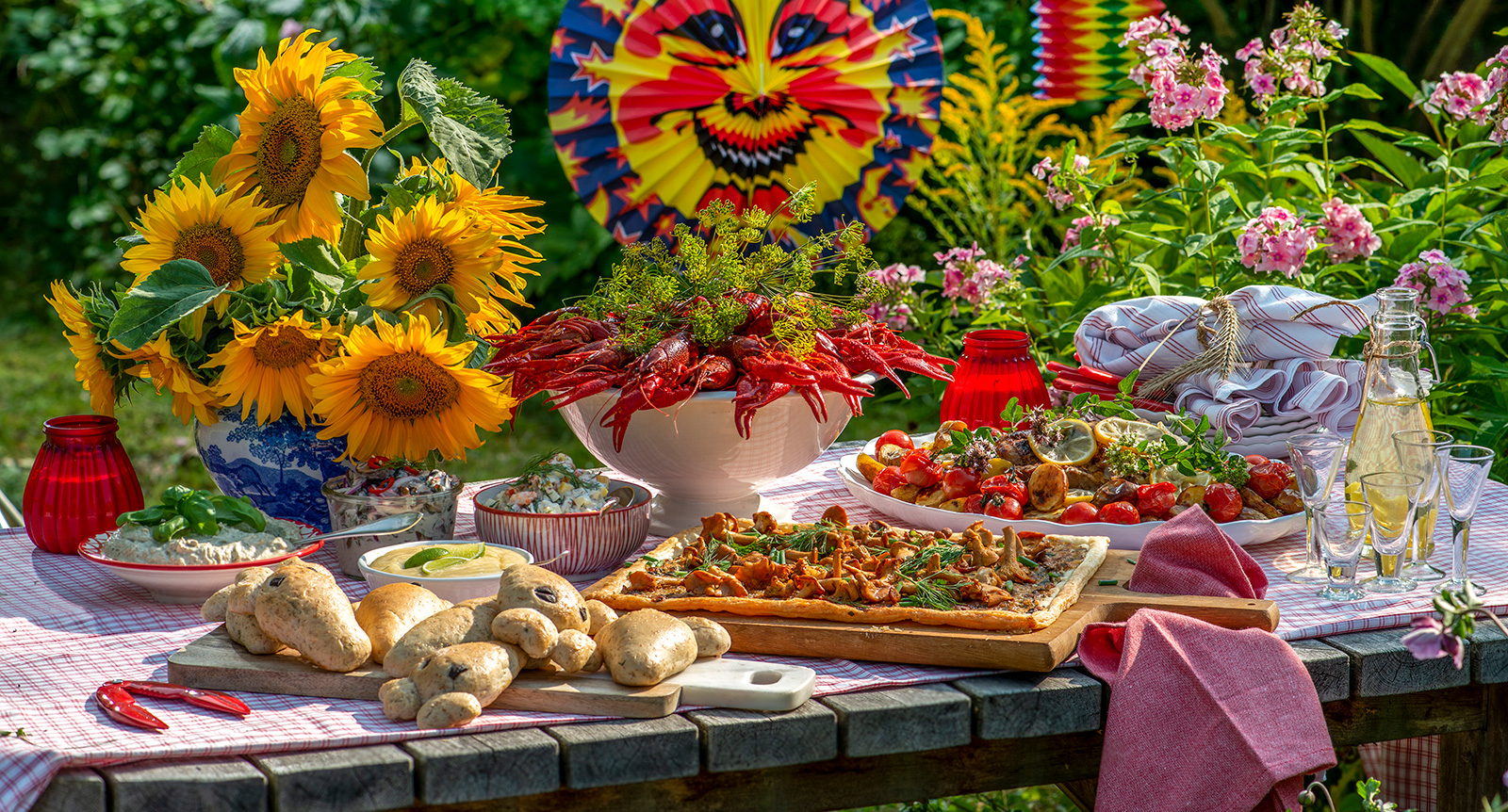 Allt du behöver till kräftskivans buffébord – 10 festliga recept