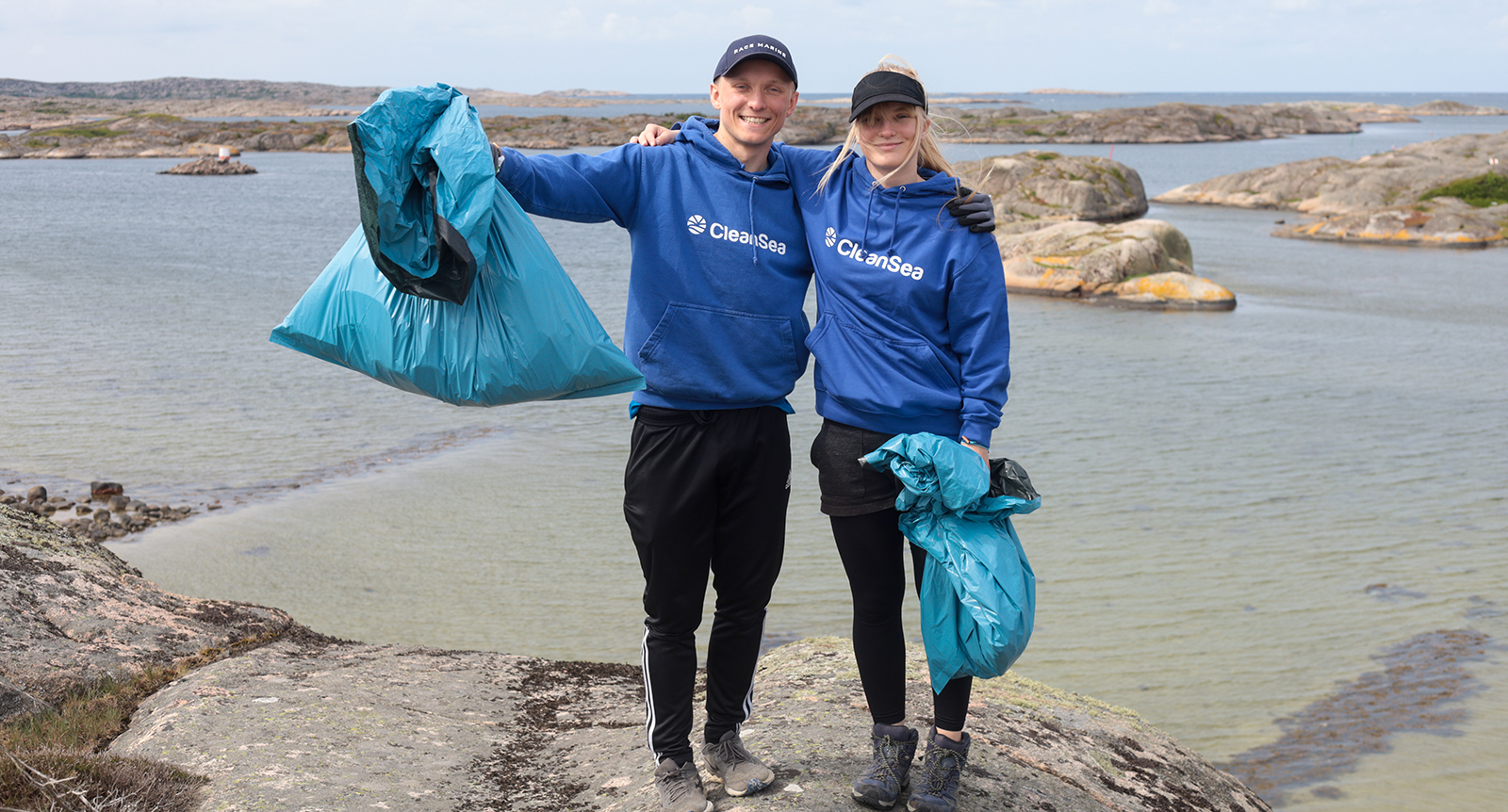 Tvillingarna har plockat 60 ton strandskräp: ”Vill göra skillnad för havet”