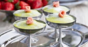 Lyxig prinsesstårta i glas – så gör du den trendiga desserten