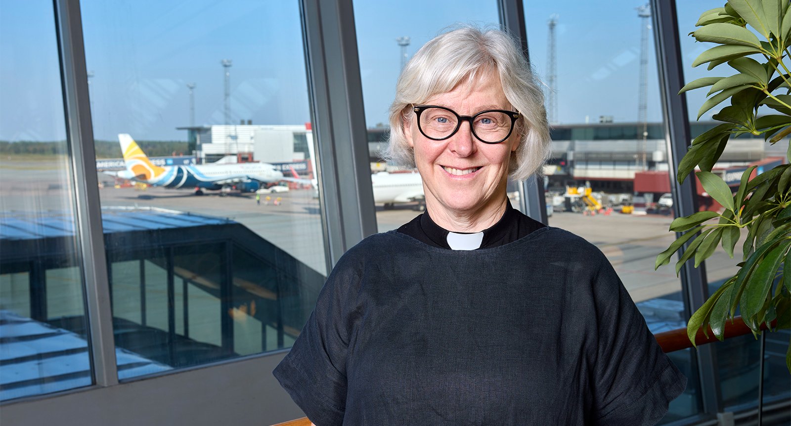 Flygplatsprästen Ingrid Edgardh har både vigt och tröstat: ”Jag längtar efter att få göra gott för andra”