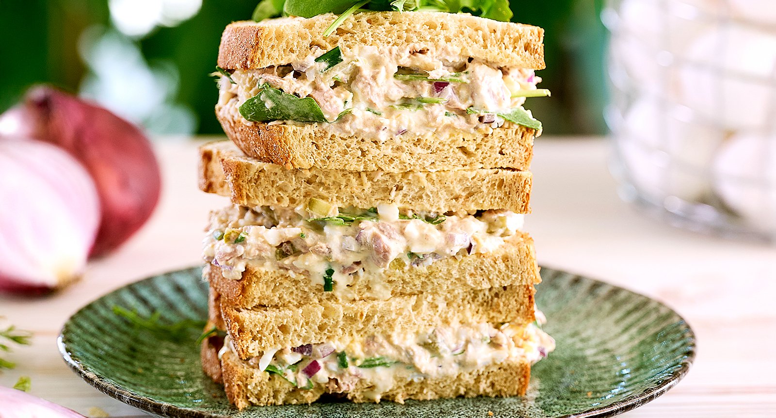 Dubbelmackor med ägg- och tonfisksallad