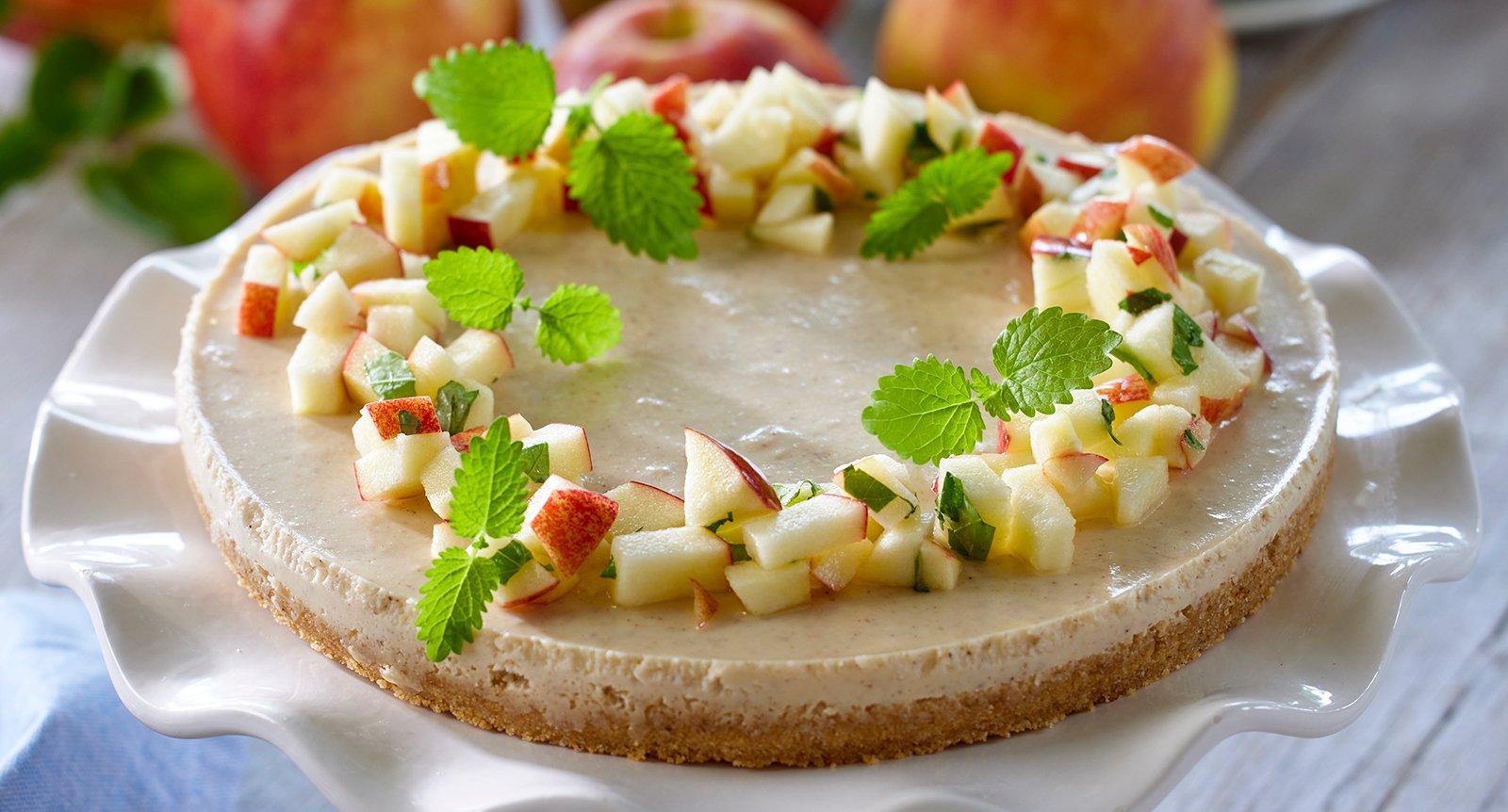 Pannacottapaj med äpple och kanel