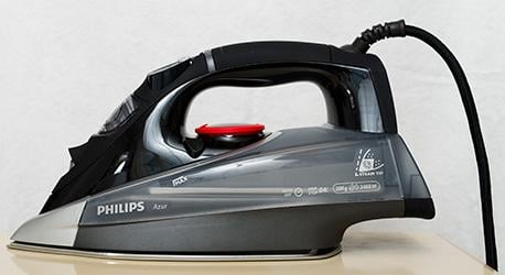 En klart testvinnare - Philips Azur Steam Iron GC4895.