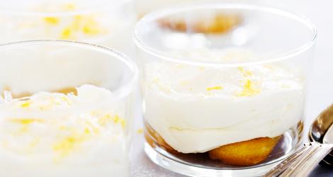 Citrontiramisu med limoncello är en frisk dessert till påskmiddagen som är lätt att förbereda. Foto: Björn Tesch