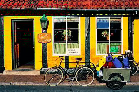Att cykla är ett bra sätt att upptäcka Bornholm.