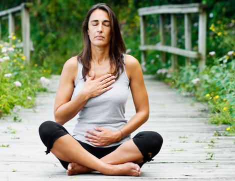 Att andas rätt medför många positiva hälsoeffekter. Foto: ZIANLOB/ISTOCKPHOTO.COM