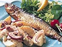 Hovmästarsallad till rökt fisk