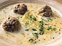 Vitkålssoppa med lammfrikadeller