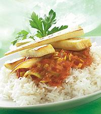 Rostade palsternackor med ris och tomatsås