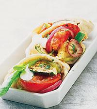 Fylld pita med grillade grönsaker