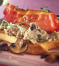 Levermousse med bacon och svamp