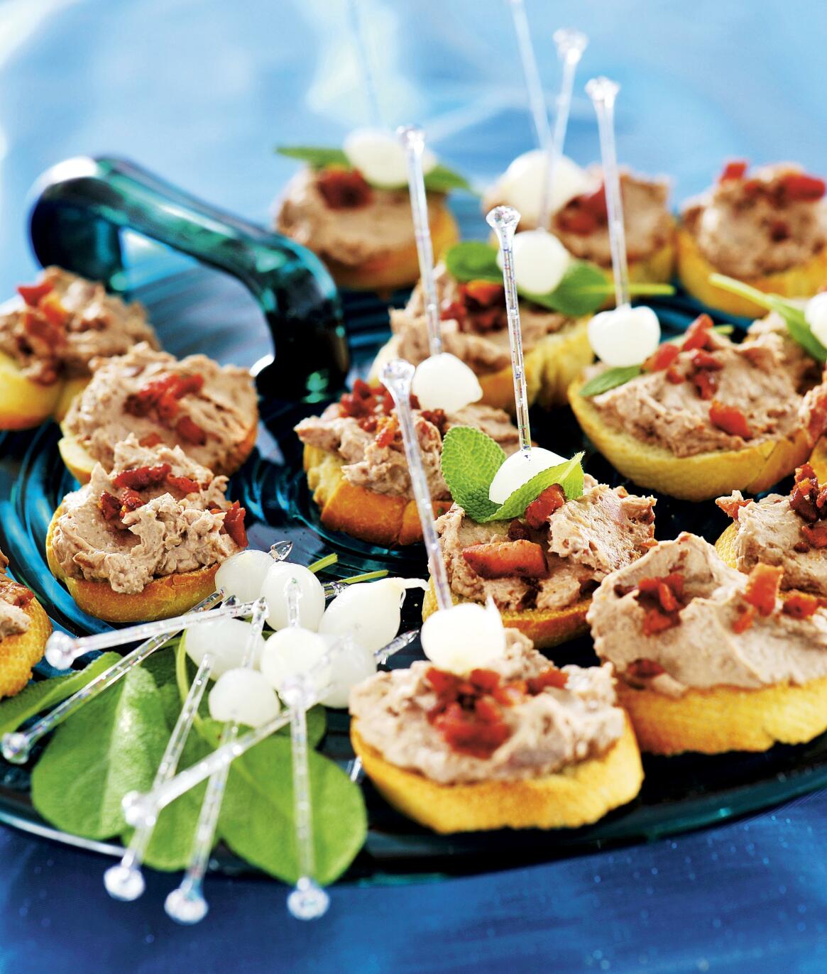 Pastejcrostini med baconsmul