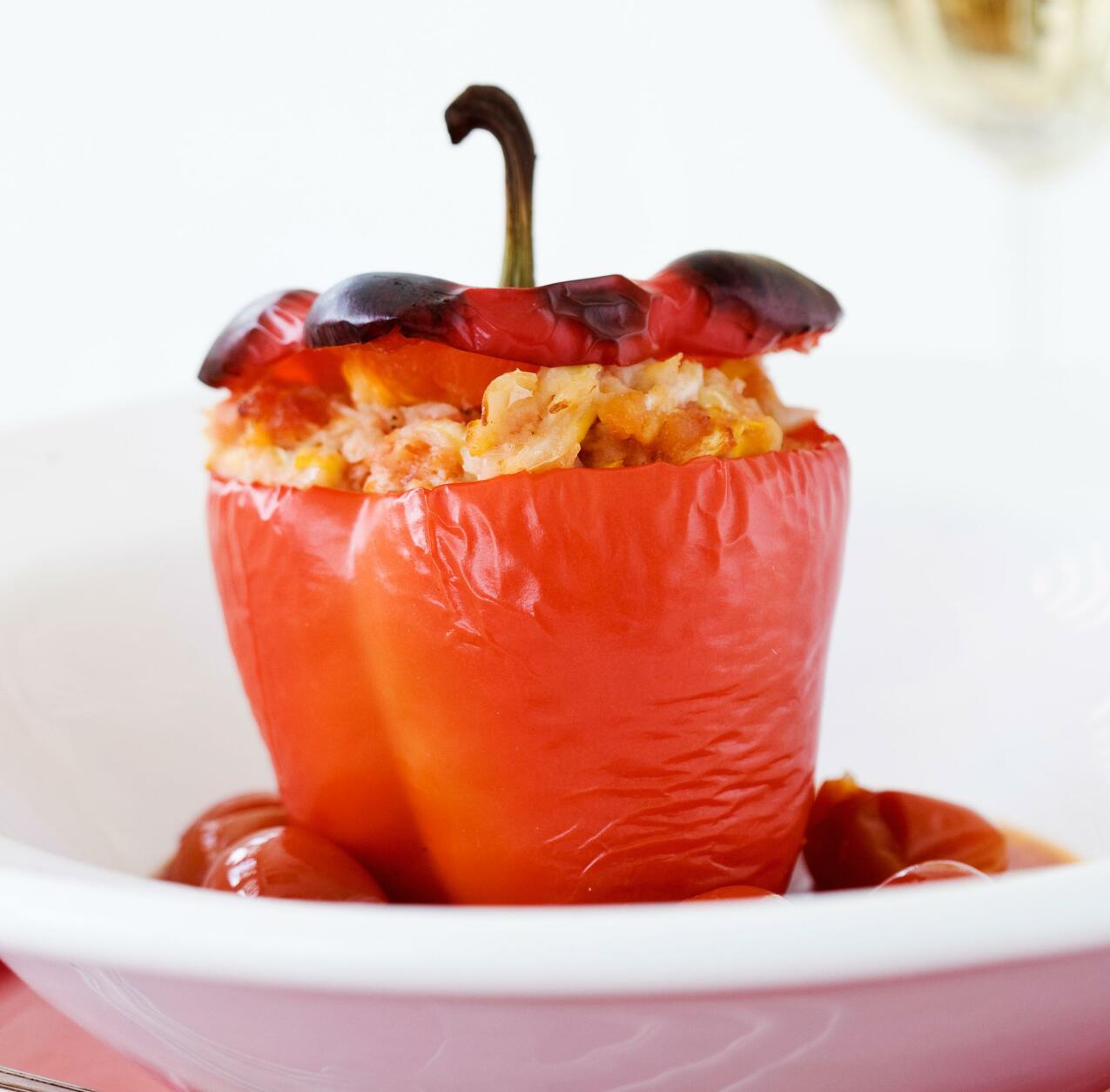 Chorizofyllda paprikor med tomatsås