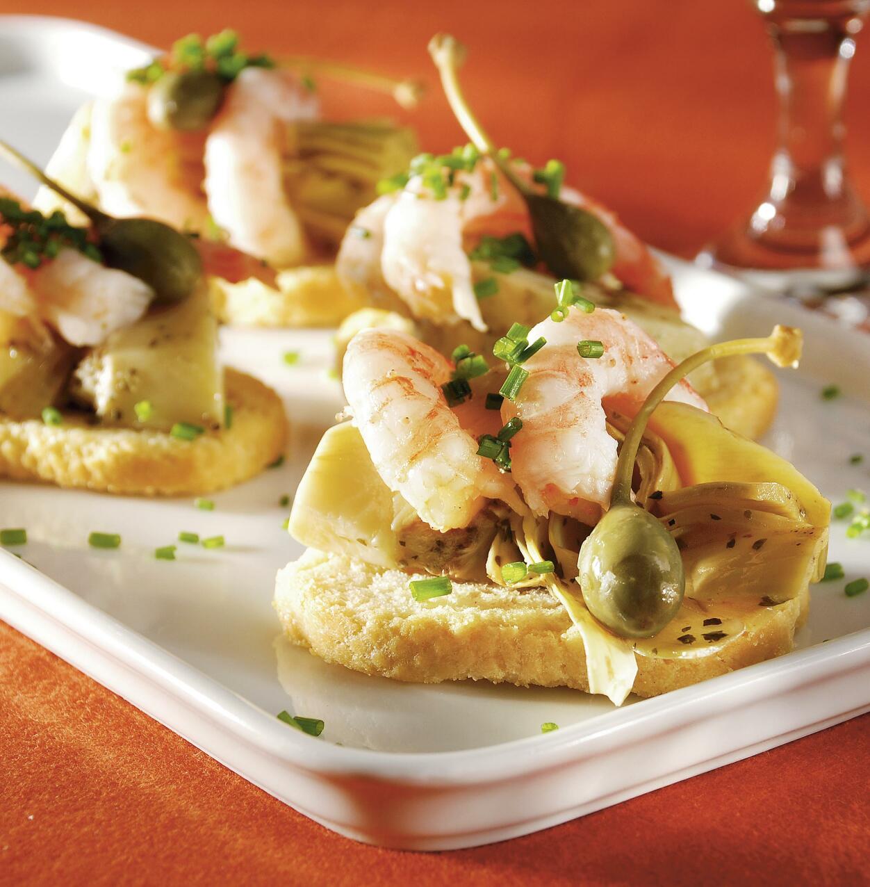 Bruschetta med kronärtskockor och räkor