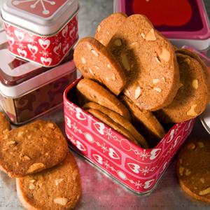 Skurna pepparkakor med mandel
