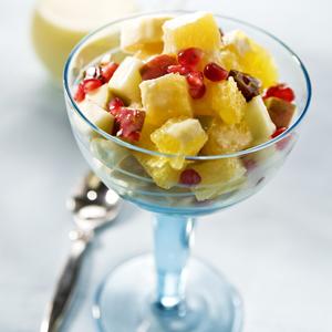 Fruktsallad  med superenkel vit chokladsås