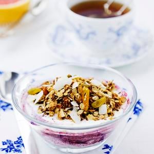 Müsli med lönnsirap och torkad frukt