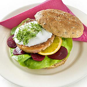 Laxburgare med fårostdressing