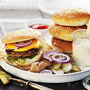 Hamburgerbröd med sesamfrö