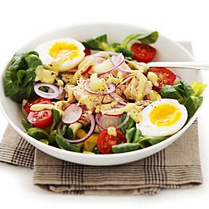 Tonfisksallad med sardelldressing
