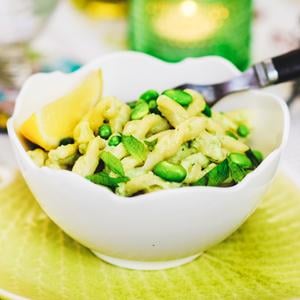 Edamame- och ärtpasta med ricotta