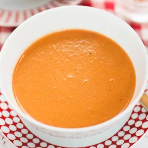 Tomat- & paprika- soppa med ostbröd