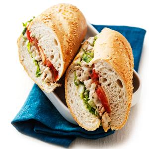 Kycklingmackor med caesarsallad