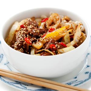 Wokad karré med vitkål och sesam