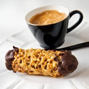 Mandelrullar med chokladmousse