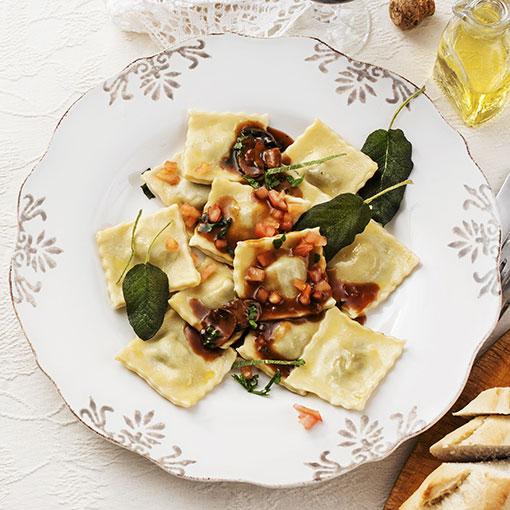 Ankleverravioli med örtig tryffelsky