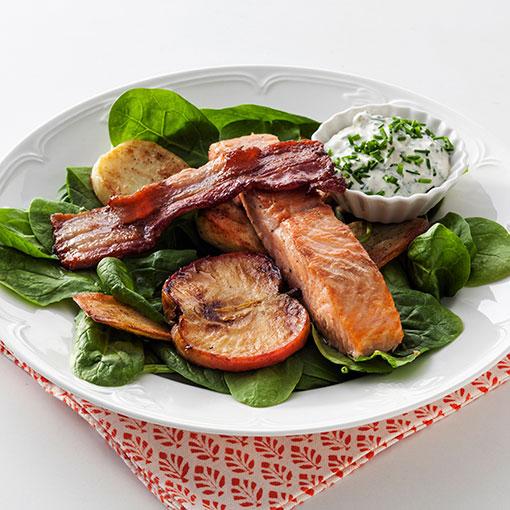 Lax-och fläsksallad med gräslöksklick