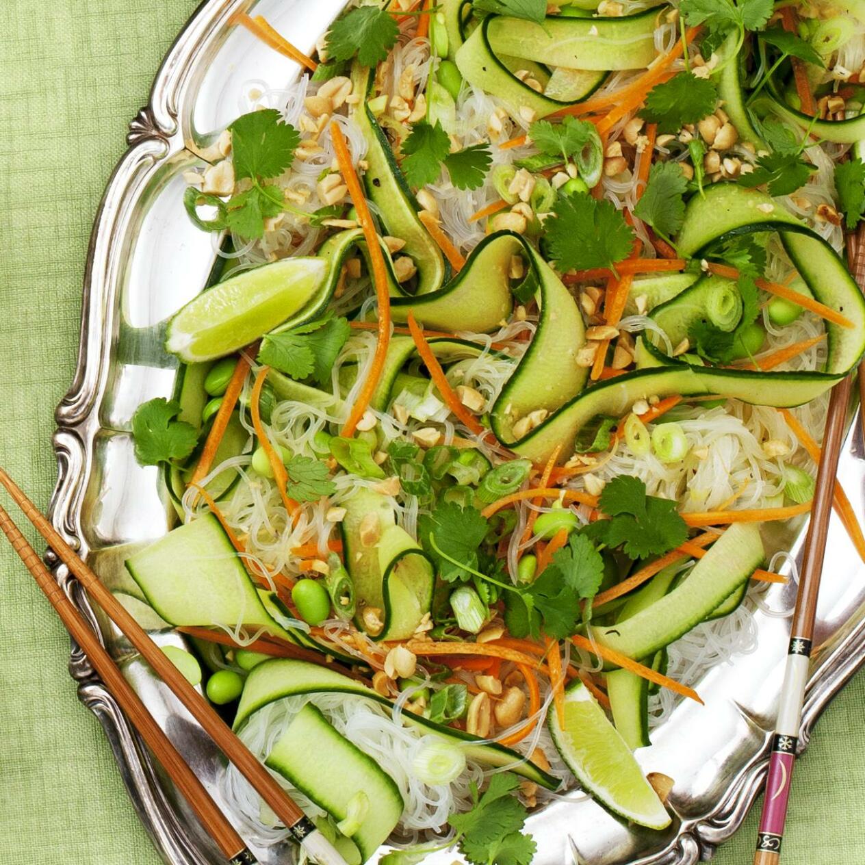Glasnudelsallad med jordnötter