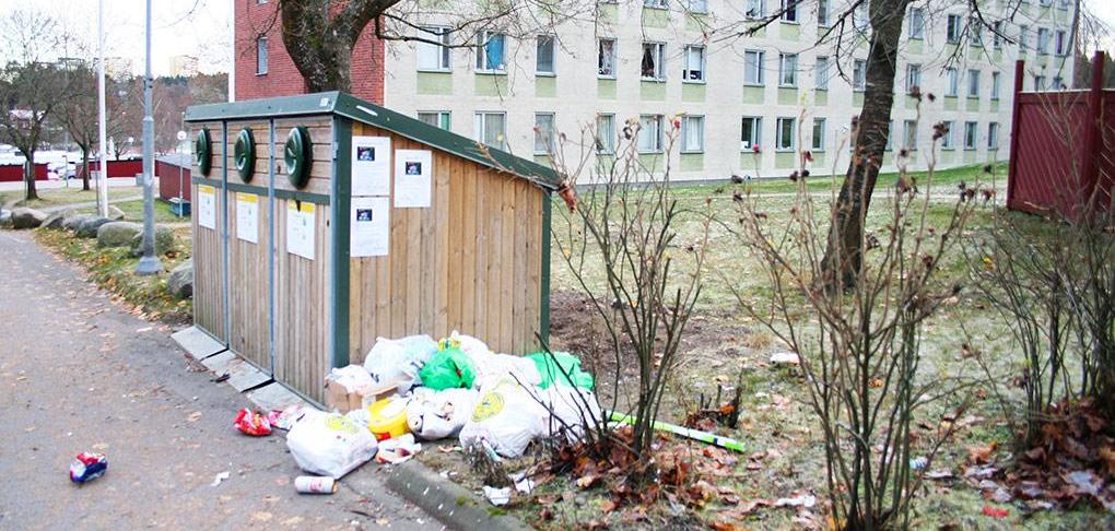 Socialtjänsten i Södertälje beskriver bostadssituationen i vissa av stadens bostadsområden som ”alarmerande dålig”. Läget är likartat på många andra håll. Foto: Fredrik Kullberg