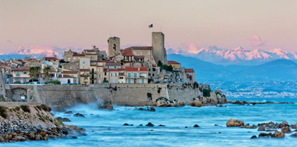 Kuststaden Antibes är belägen på Franska rivieran – ett par timmars resa från den italienska alpbyn Limone Piemonte. Foto: Anna Wahlgren