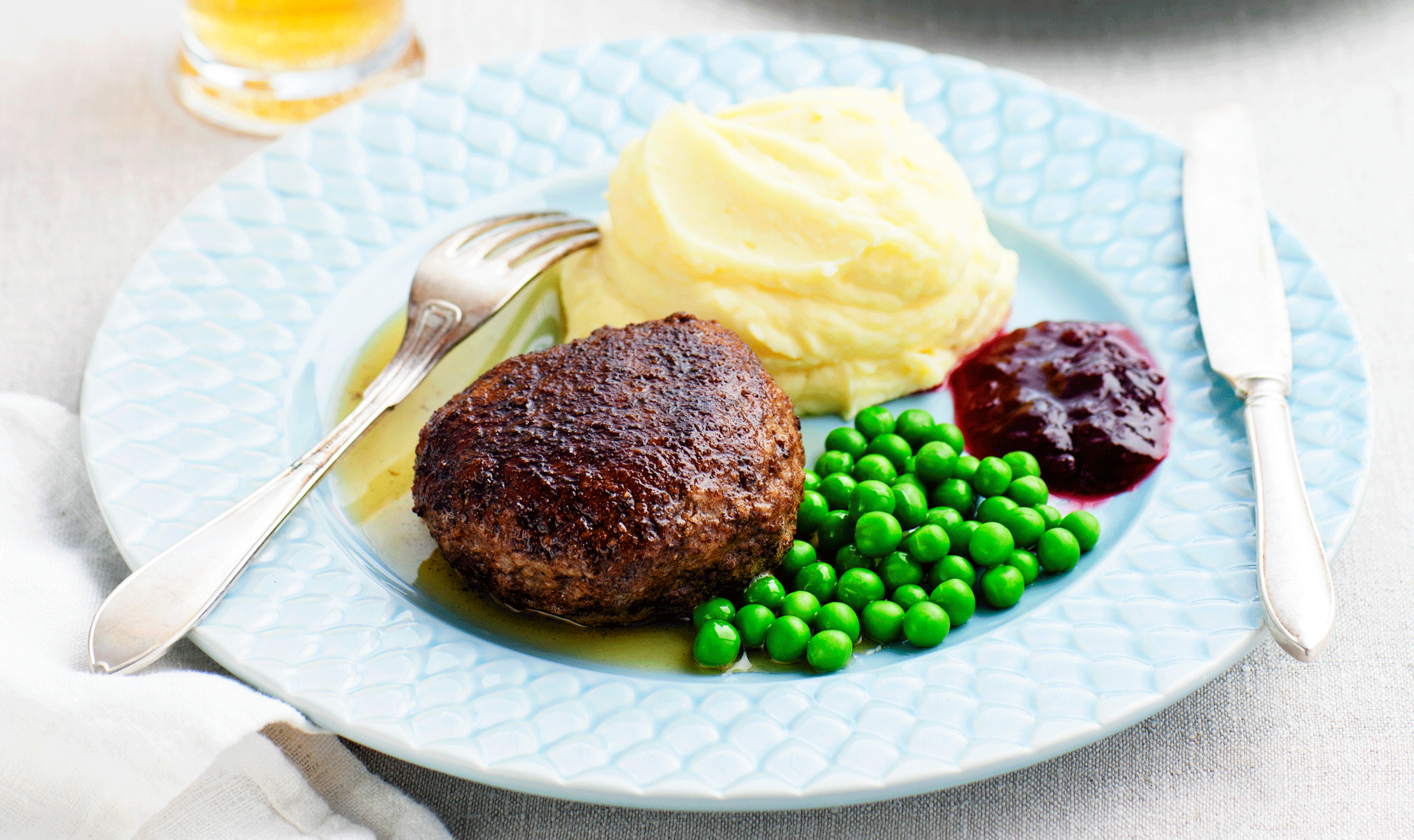 Wallenbergare med mandelpotatismos