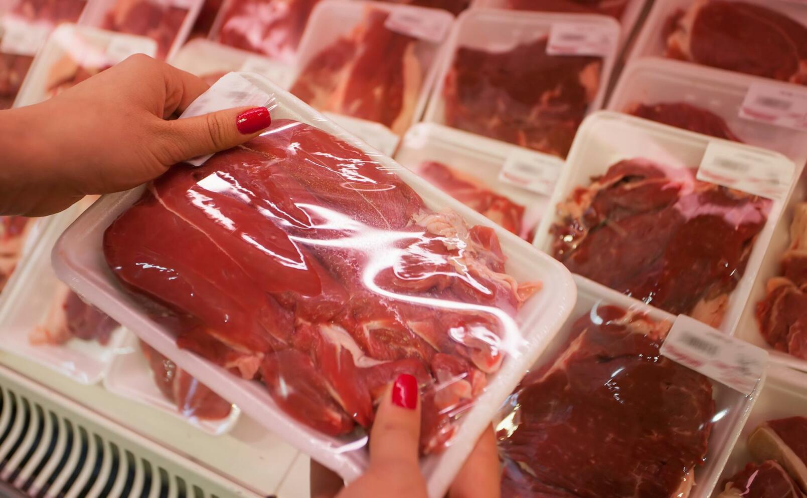 Matkedjor hårdare mot antibiotika hos utländska köttproducenter
