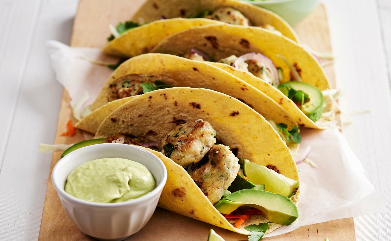Torsktacos med avokadodressing