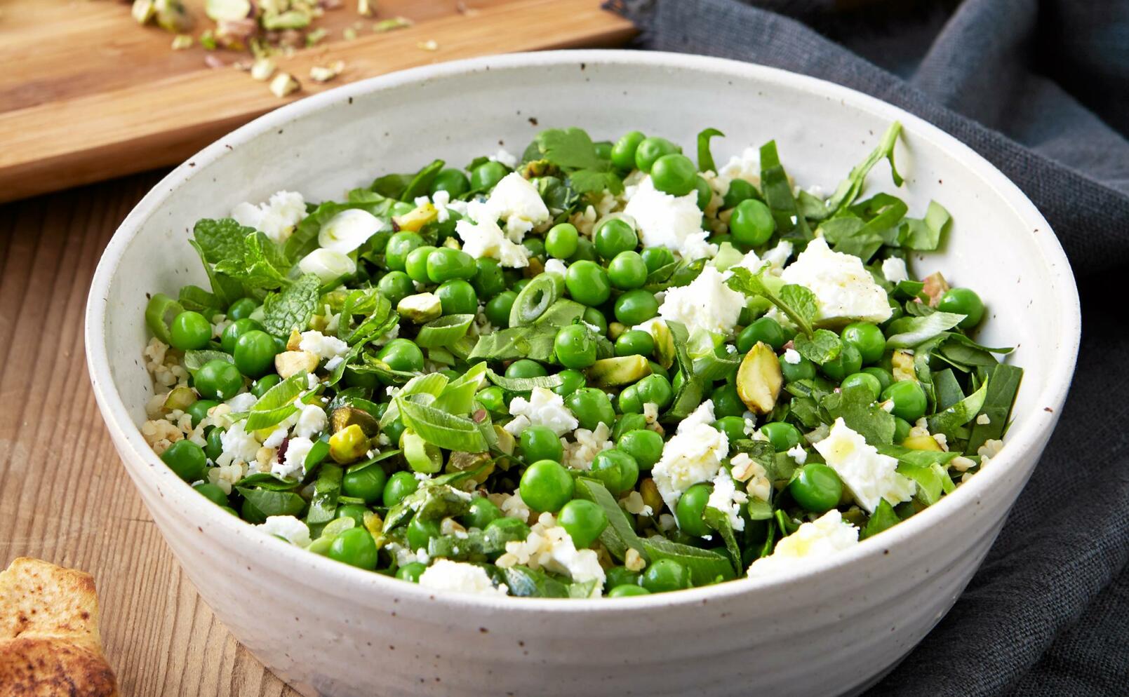 Grön ärtsallad med bulgur