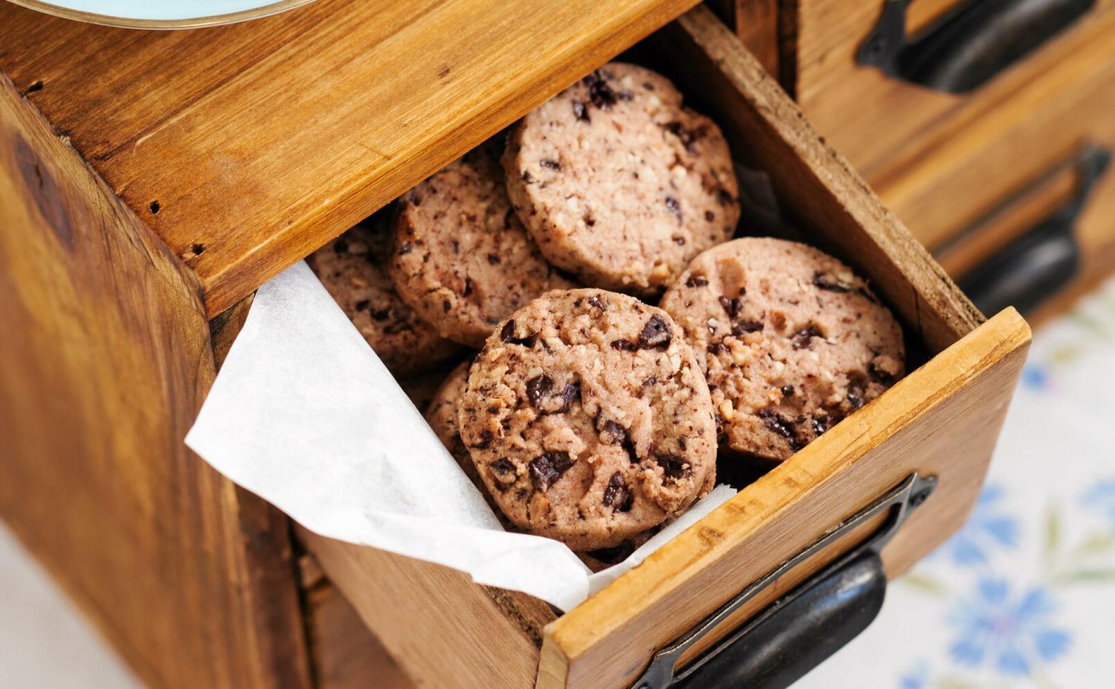 Chokladcookies med hasselnötter