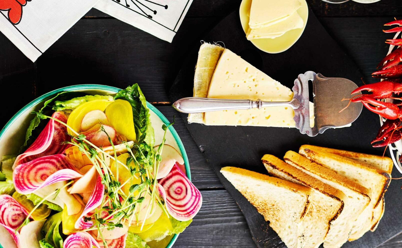 Krispig sallad med polkabeta