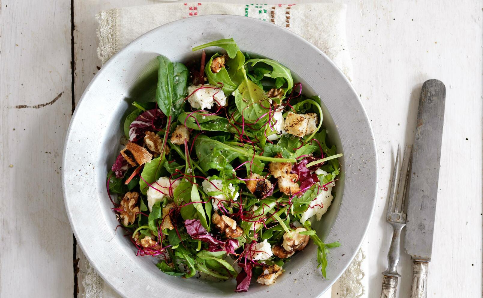 Grön sallad med getost