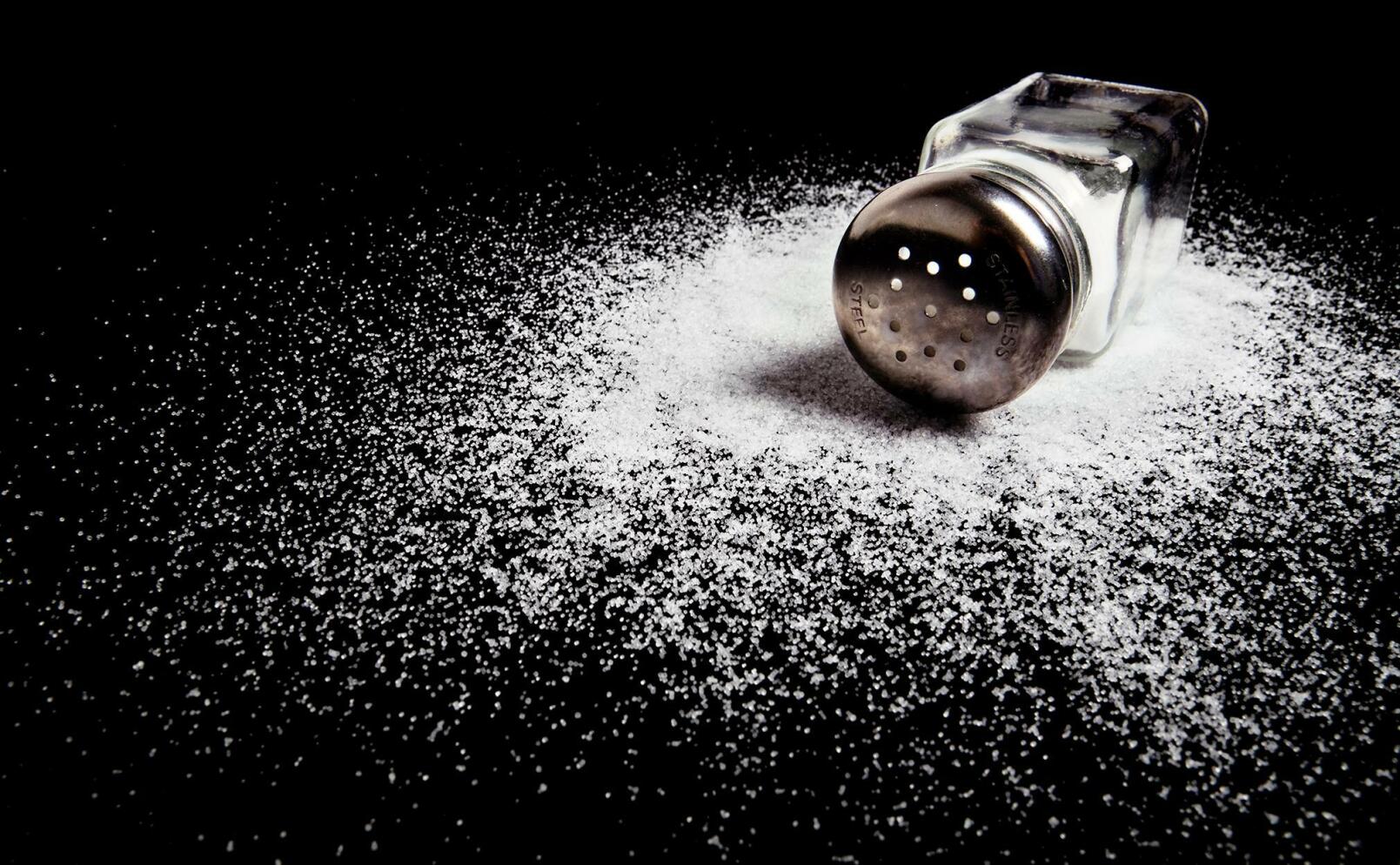 Sex steg till mindre salt i maten