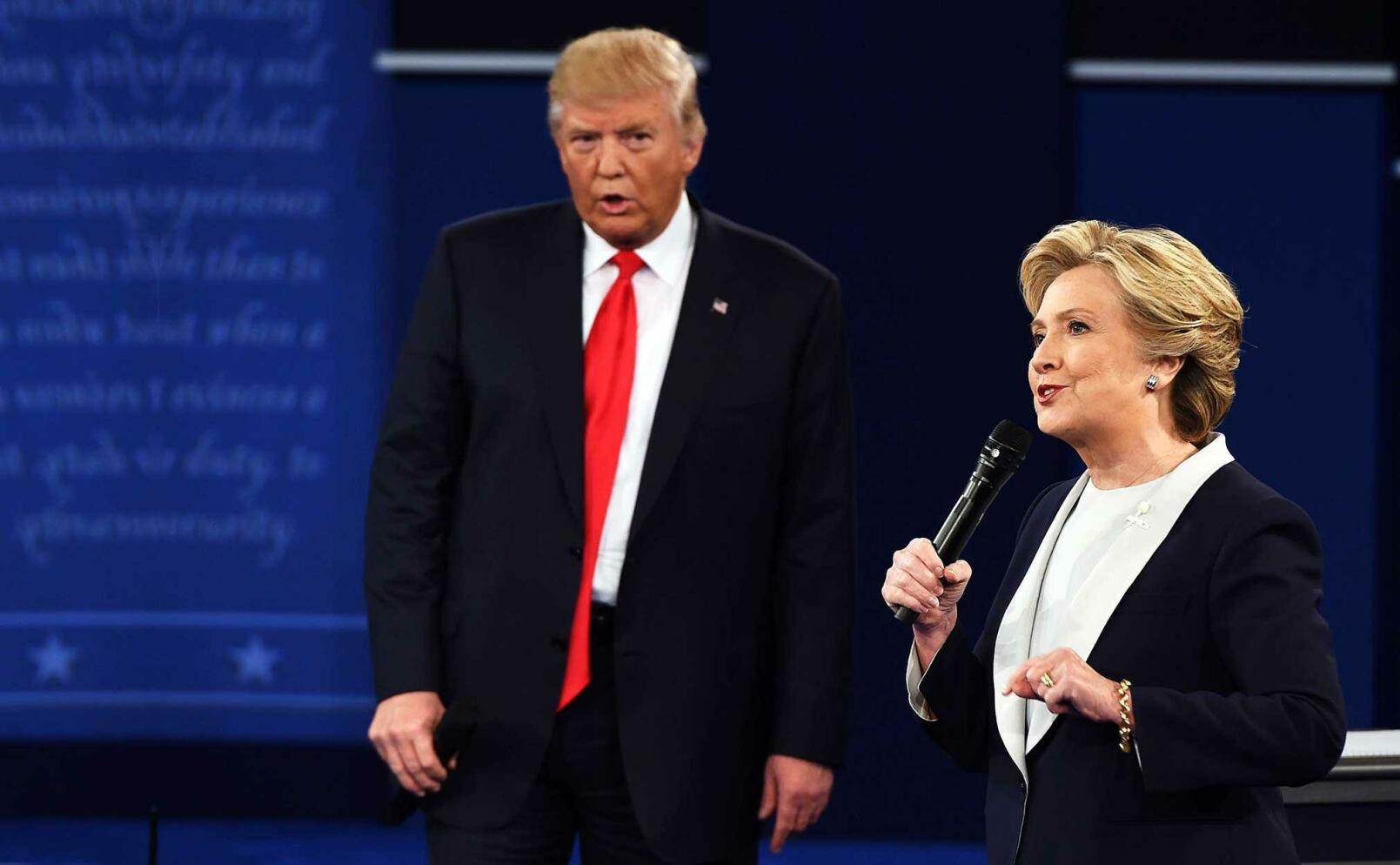 Trump mot Clinton – i natt avgörs valet
