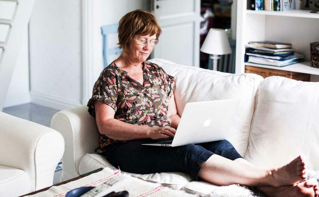 Efter flera års skrivande tog Marianne Cedervall mod till sig och skickade in sitt manus till fem förlag. Ett av dem nappade. Foto: Therese Jahnson