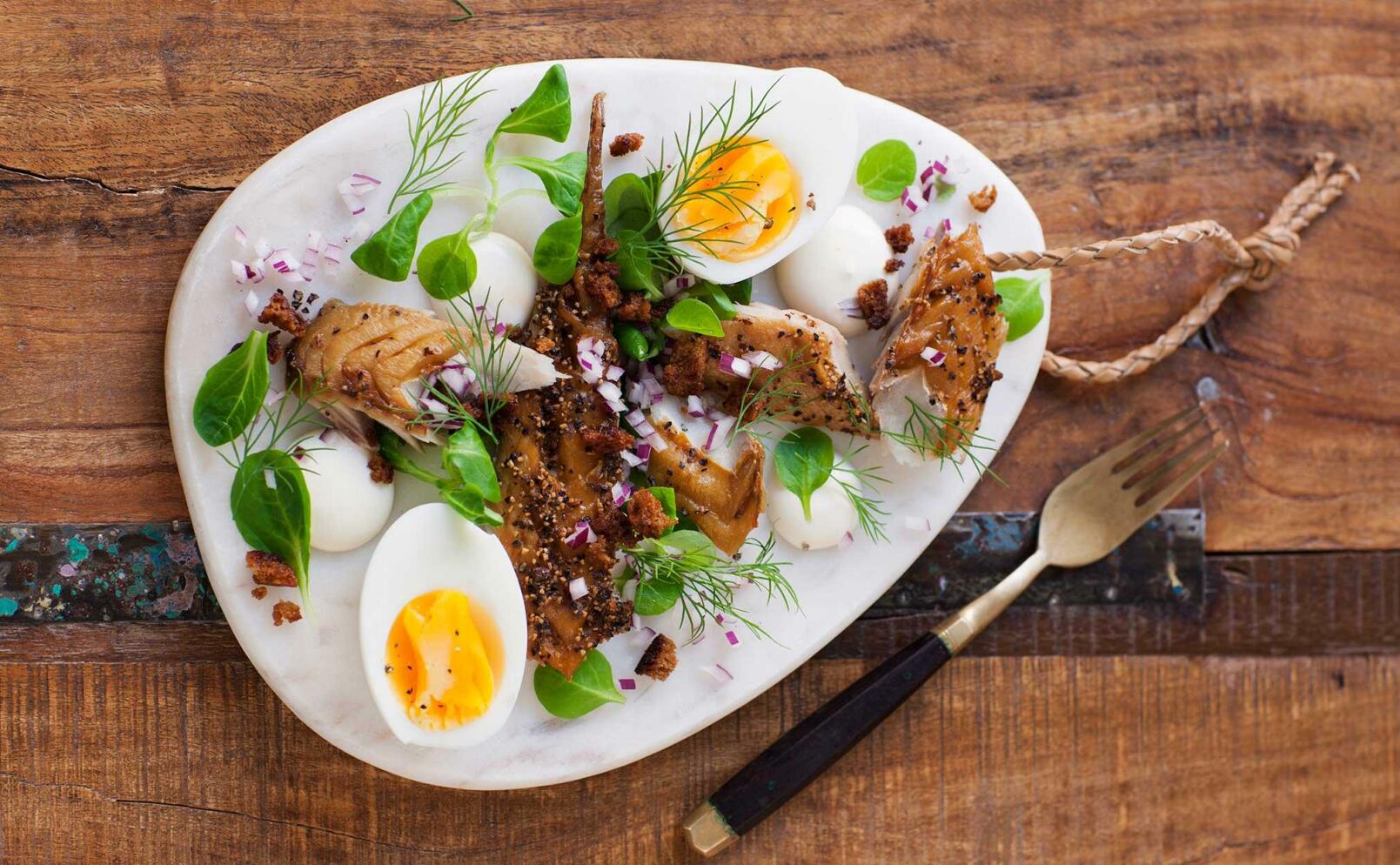 Liten sallad med rökt makrill
