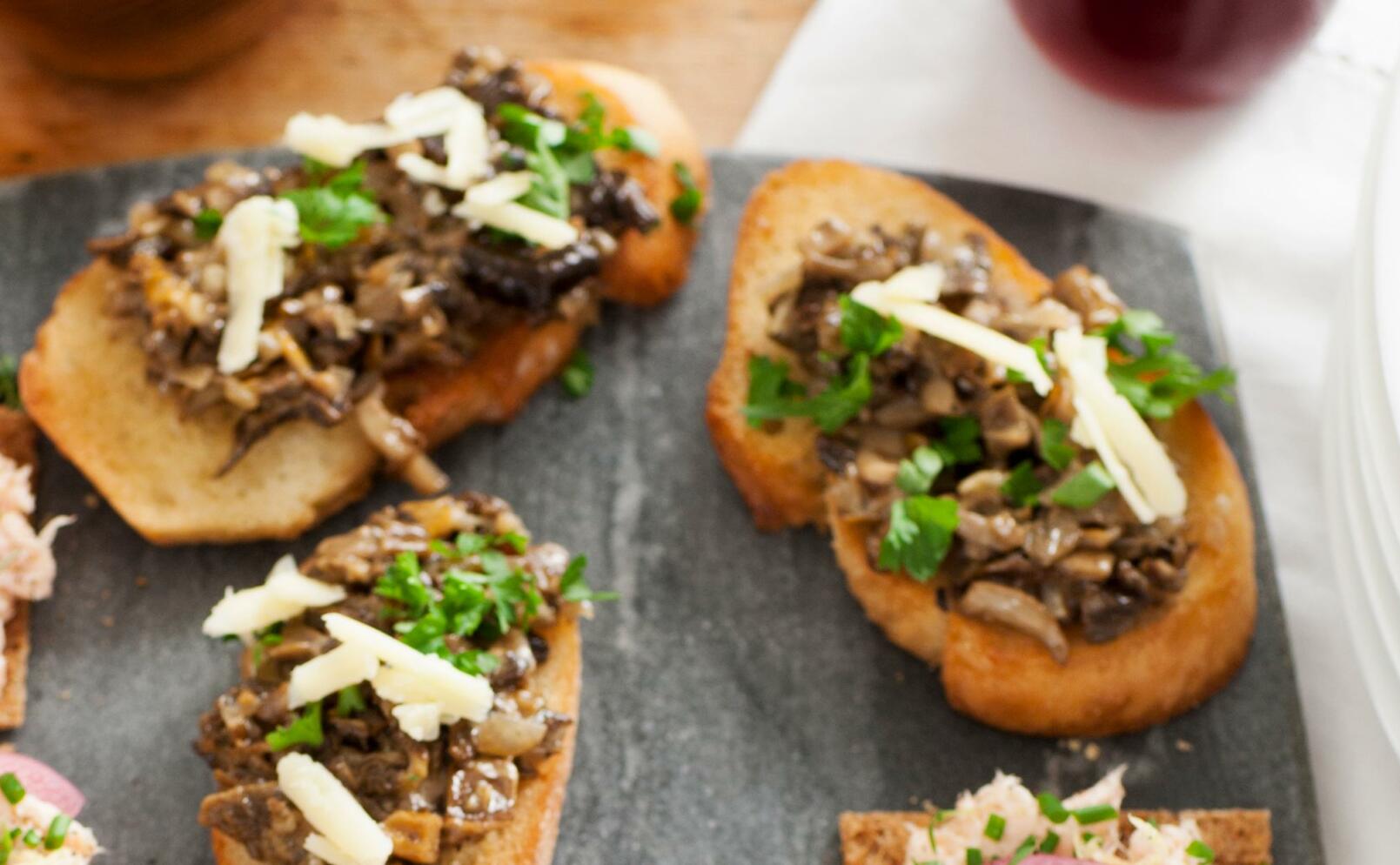 Svampröra på crostini